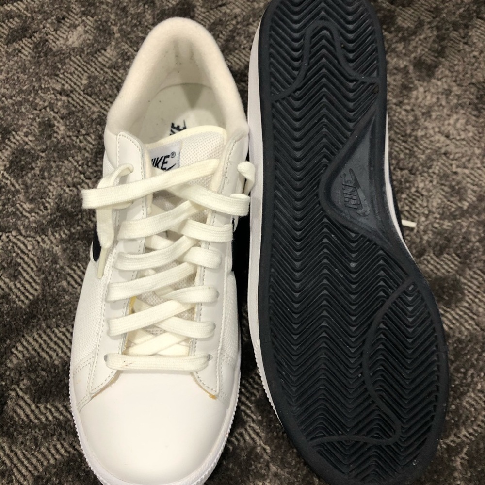 Nike Sneakers 8.5